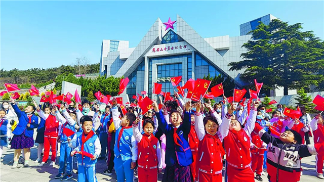 《中國(guó)國(guó)防報(bào)》聚焦馬石山：讓英雄旗幟飄揚(yáng)在城市上空